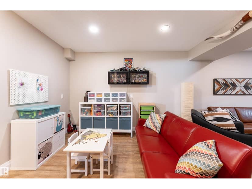 8340 79 AV NW — photo 34 of 40