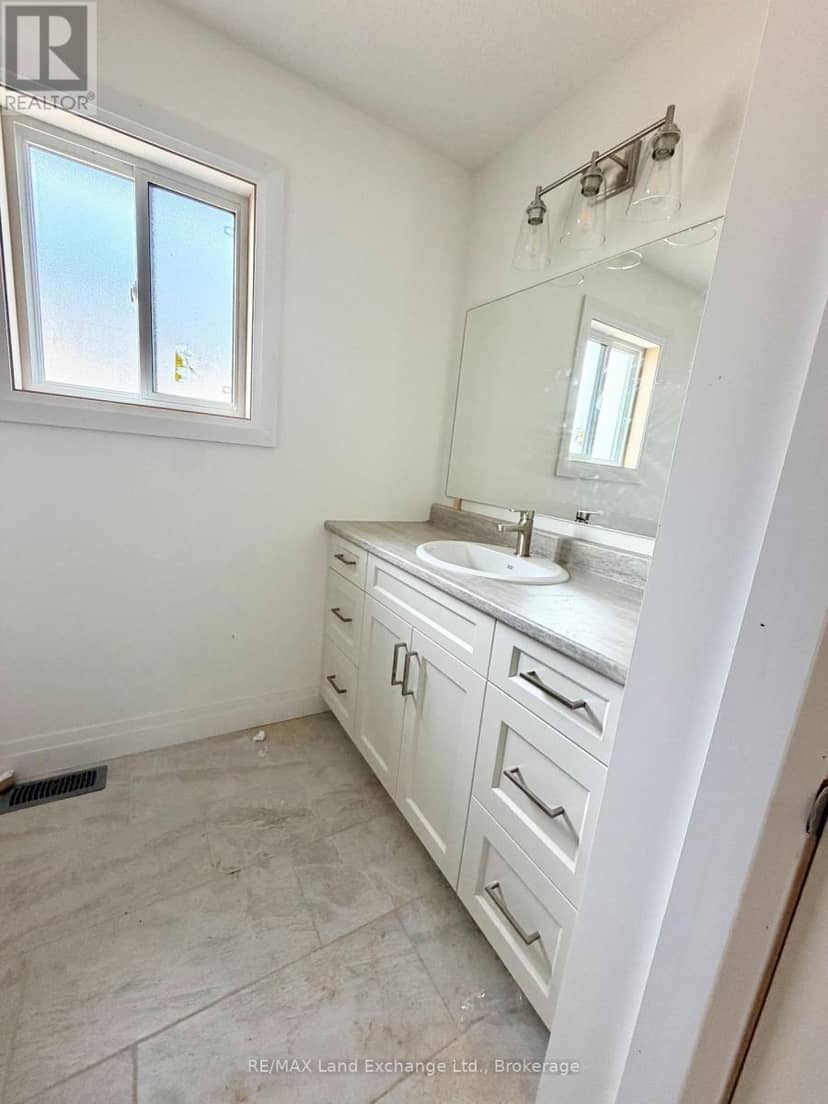 382 Frances Street — photo 9 of 19