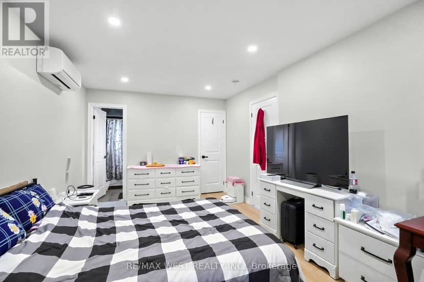 34 Sweet Oak Court — photo 24 of 40