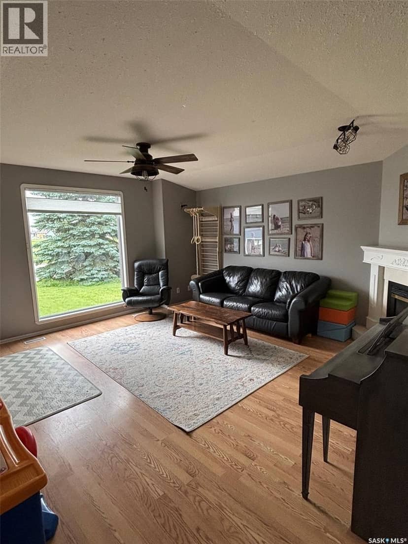 414 Darlington STREET E — photo 3 of 34