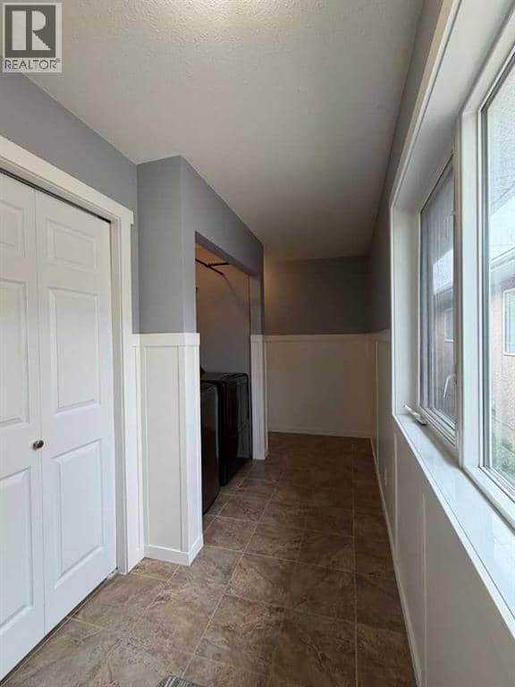 303B Centre Street N — photo 16 of 40