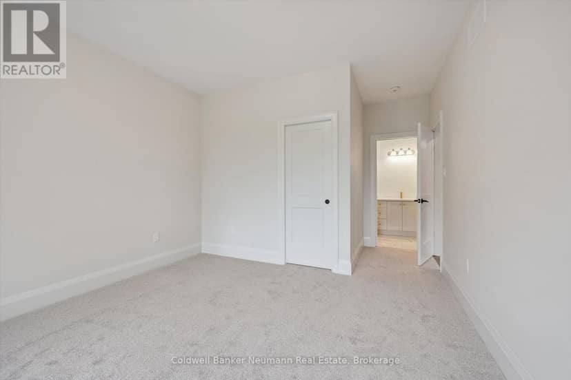 18 Driscoll Street — photo 9 of 13