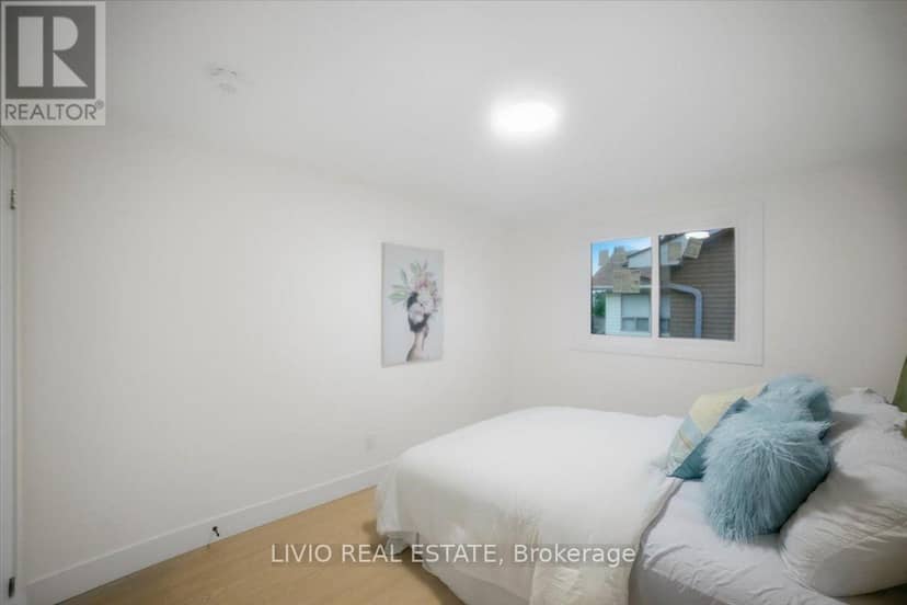 78 Cromwell Crescent — photo 22 of 34