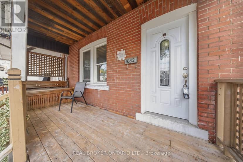 1082 Cannon Street E, Hamilton, photo 3