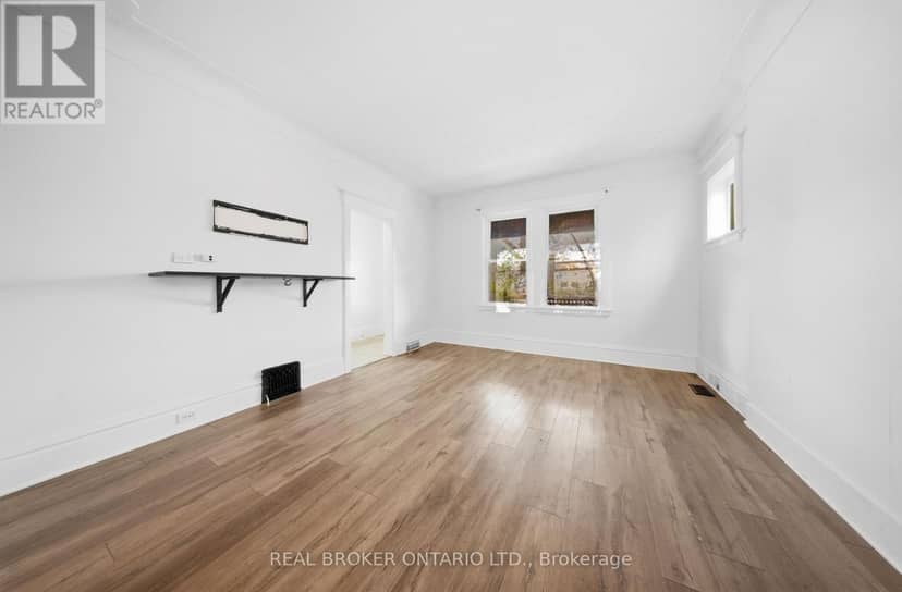 1082 Cannon Street E, Hamilton, photo 5