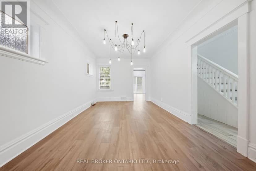 1082 Cannon Street E, Hamilton, photo 6