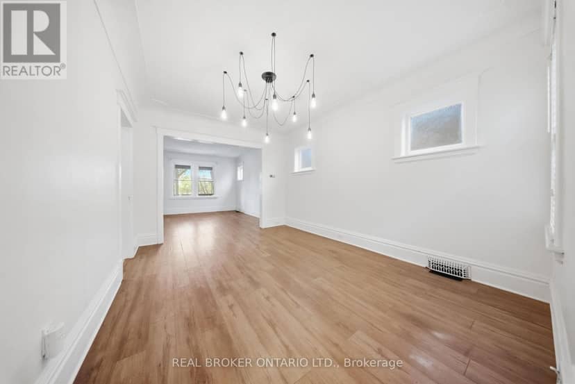 1082 Cannon Street E, Hamilton, photo 8