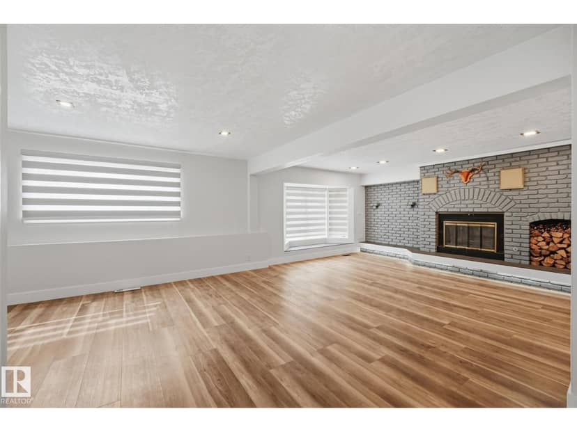 14214 87 AV NW — photo 23 of 40