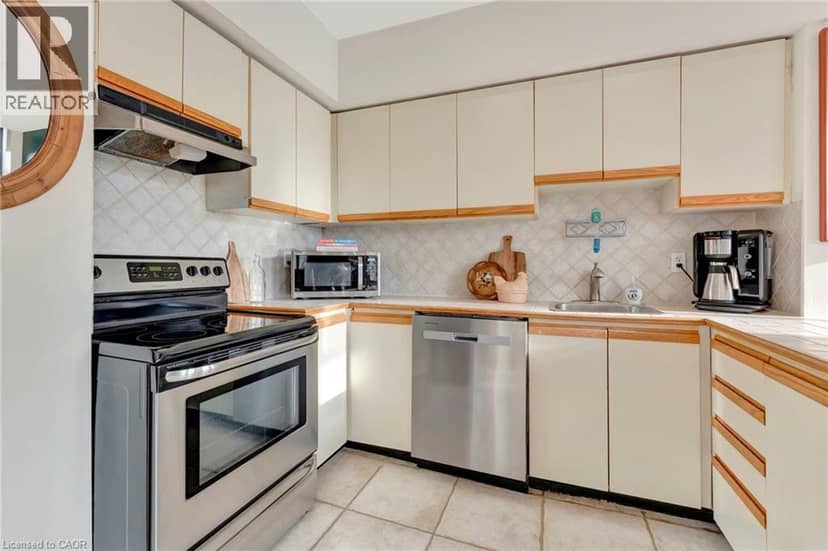 36 JAMES Street S Unit# 701 — photo 15 of 40