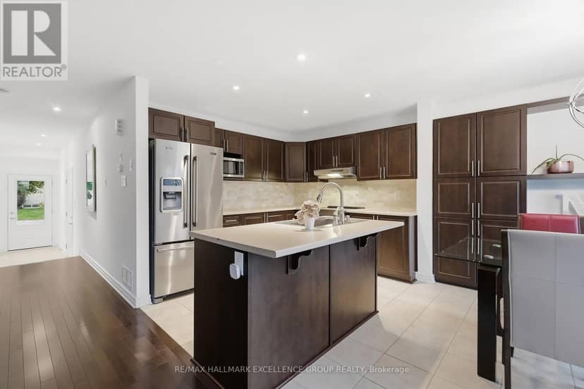 104 Onyx Crescent — photo 12 of 40