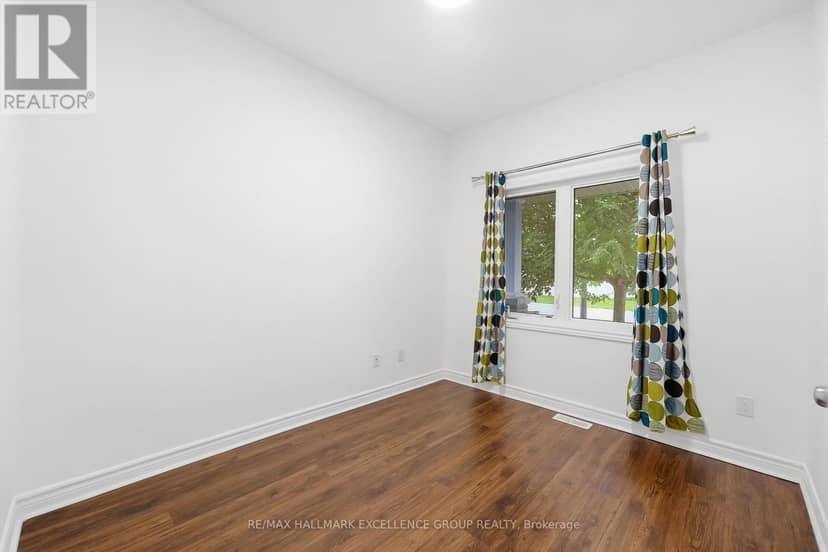 104 Onyx Crescent — photo 18 of 40