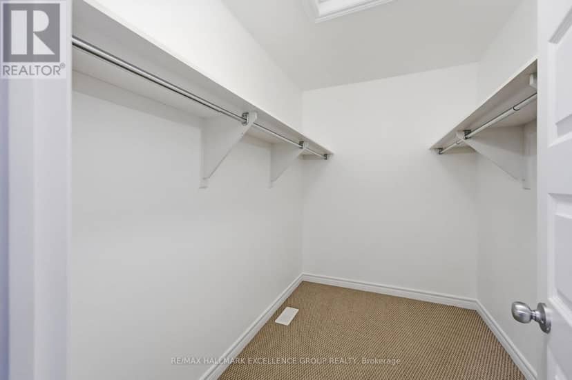 104 Onyx Crescent — photo 26 of 40