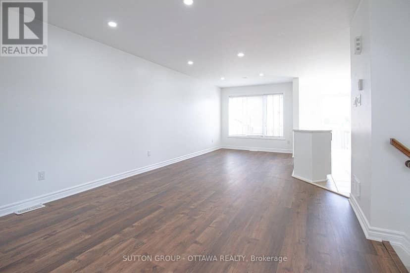 163 Silvermoon Crescent — photo 10 of 37