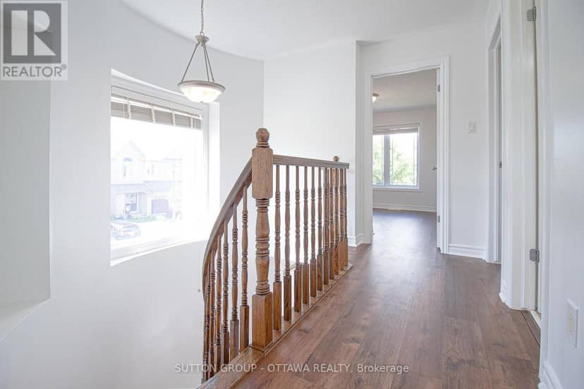 163 Silvermoon Crescent — photo 16 of 37