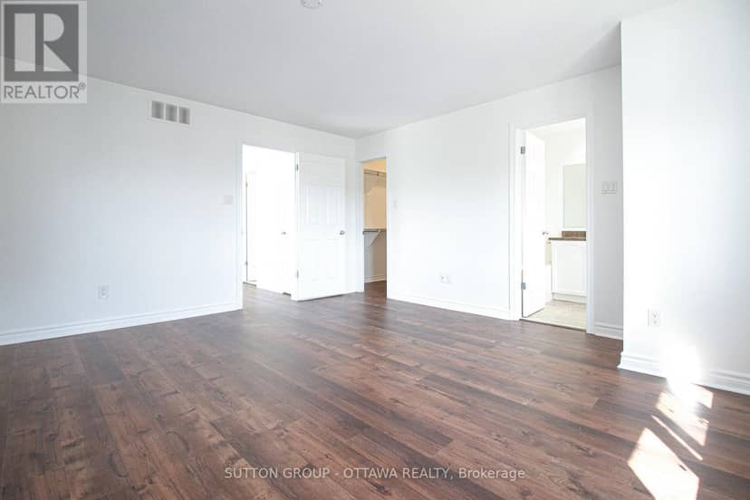 163 Silvermoon Crescent — photo 25 of 37