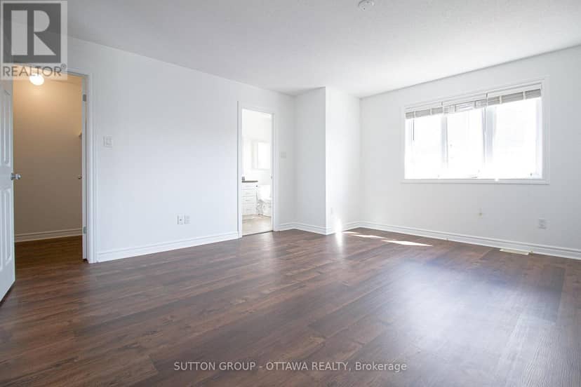 163 Silvermoon Crescent — photo 26 of 37