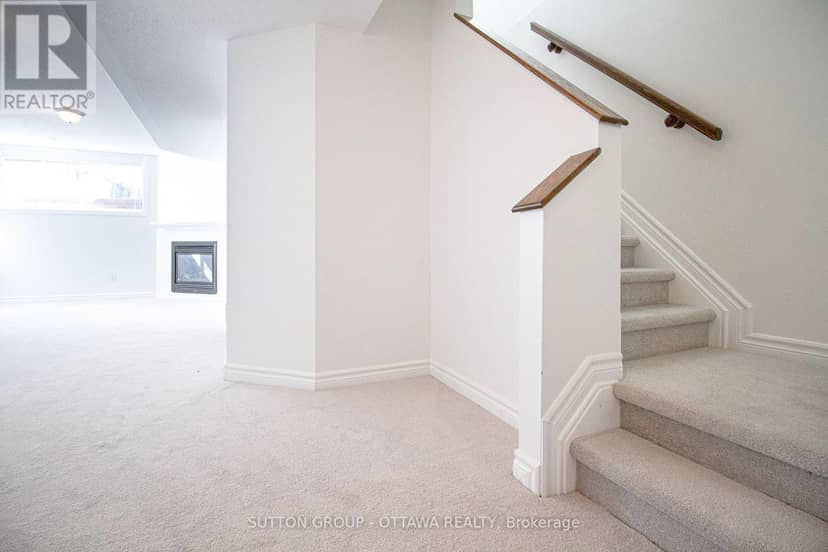 163 Silvermoon Crescent — photo 30 of 37