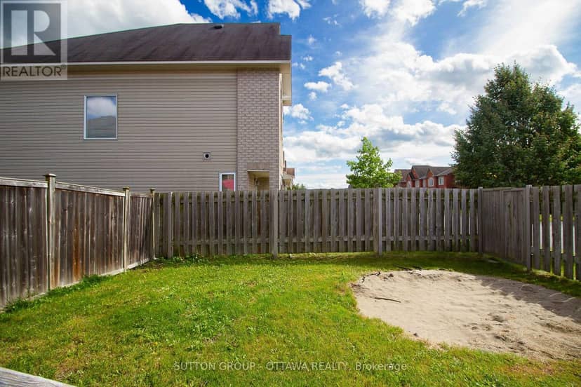 163 Silvermoon Crescent — photo 35 of 37
