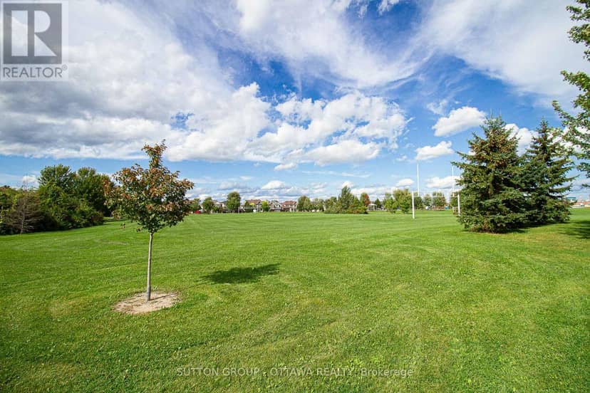 163 Silvermoon Crescent — photo 36 of 37