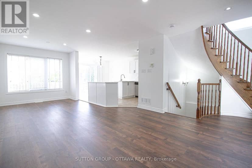 163 Silvermoon Crescent — photo 8 of 37