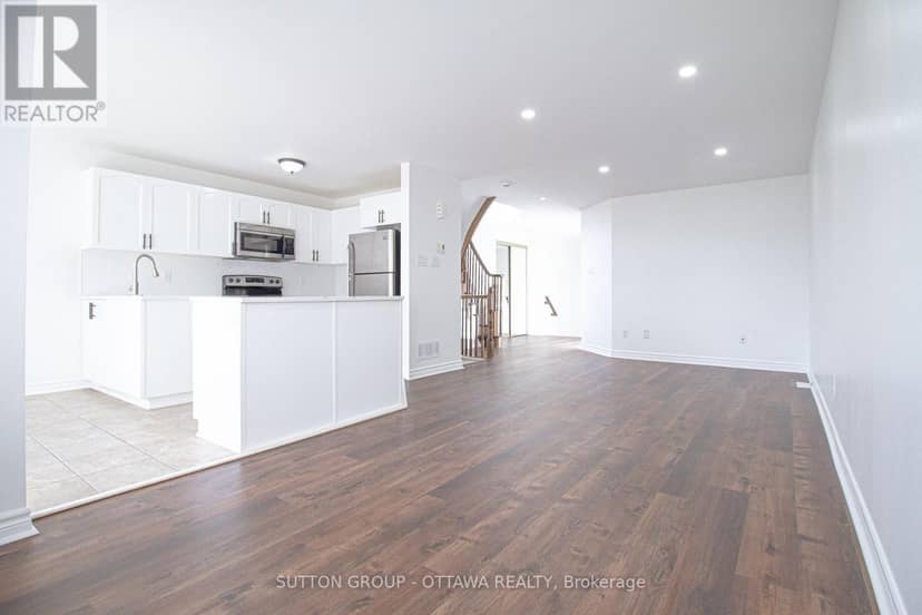 163 Silvermoon Crescent — photo 9 of 37