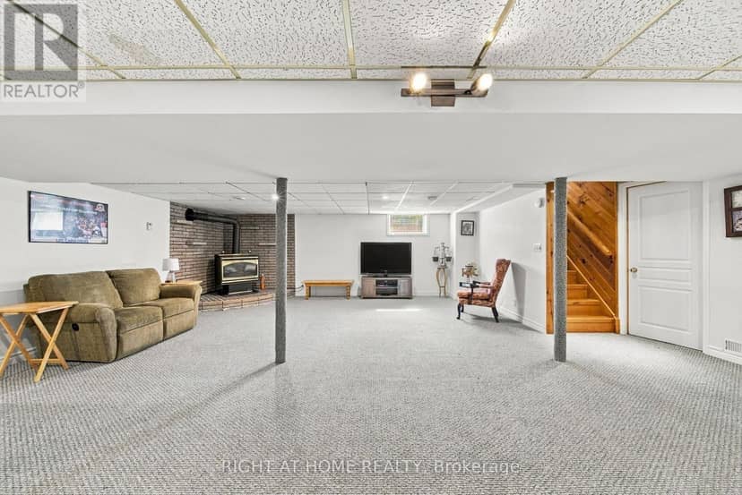 1013 Tay Point Road — photo 19 of 40