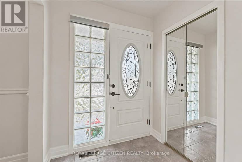 53 Grampian Crescent, Toronto, photo 4