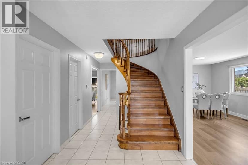 31 VEGA Crescent, Stoney Creek, photo 7