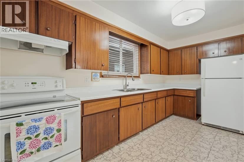 137 PICTON Street E, Hamilton, photo 4