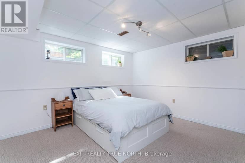 14 Rosewood Avenue — photo 31 of 40