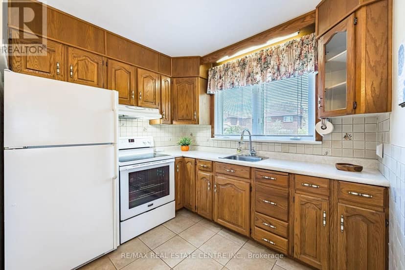 2591 Whaley Drive — photo 15 of 40