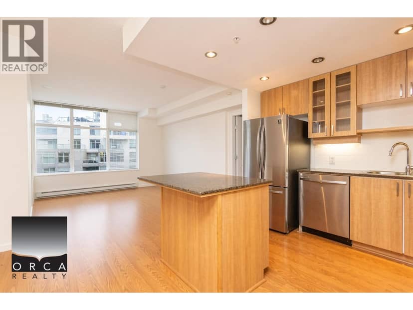 9232 UNIVERSITY CRESCENT, Burnaby, photo 2