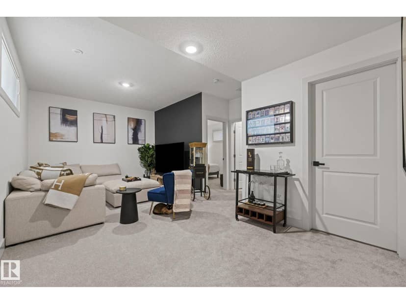 325 Annandale Crescent — photo 40 of 40