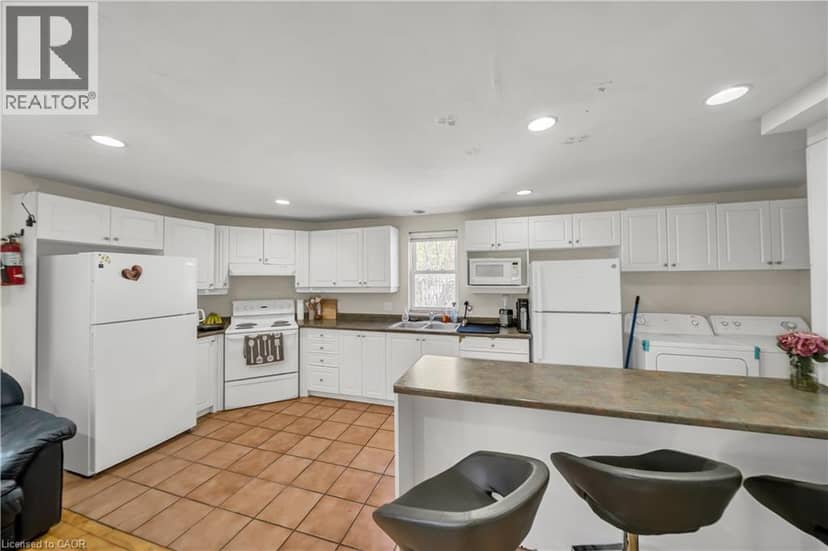24 COLUMBIA Street W — photo 15 of 40