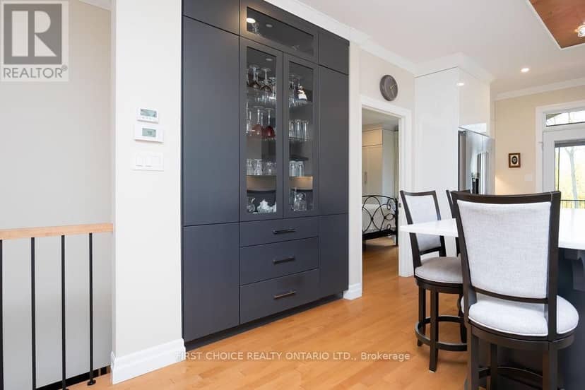 17B Ethier Boulevard — photo 18 of 40