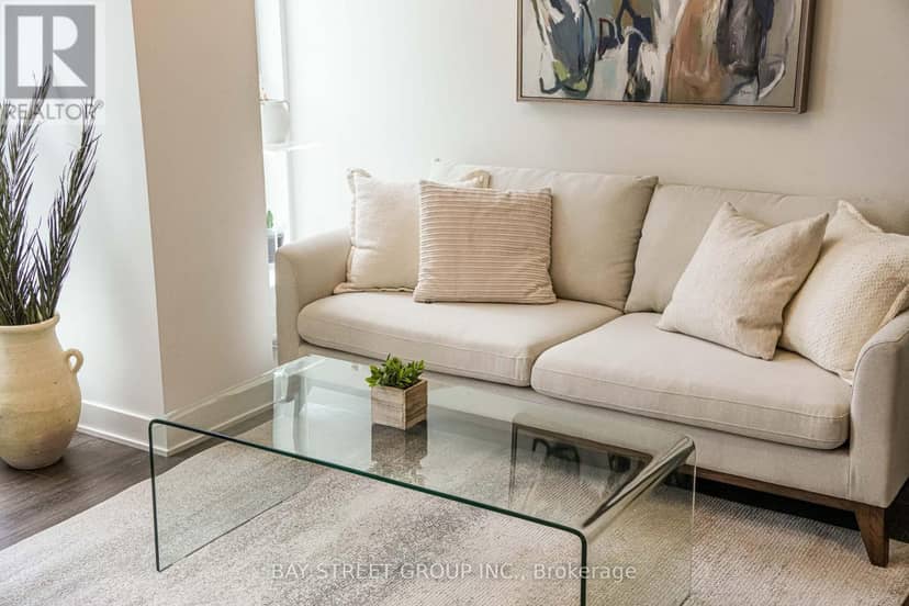502 - 170 Sumach Street — photo 7 of 21