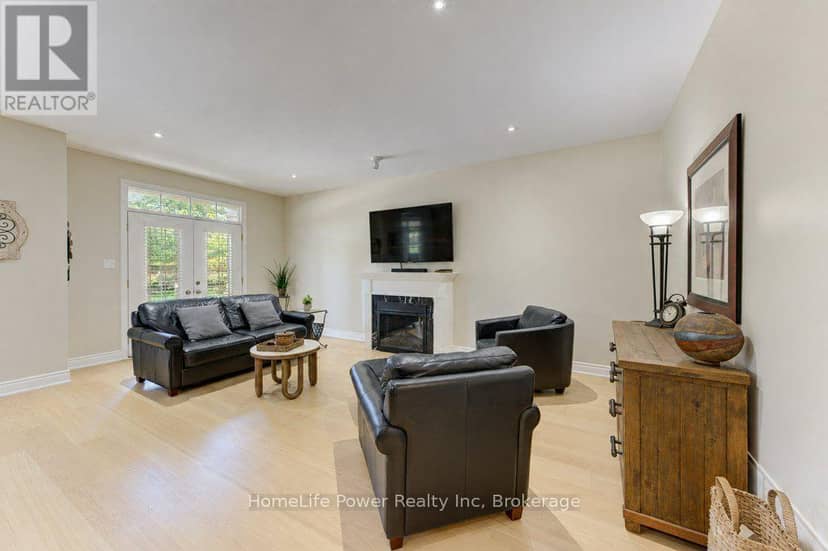7 - 455 Claridge Road — photo 14 of 40