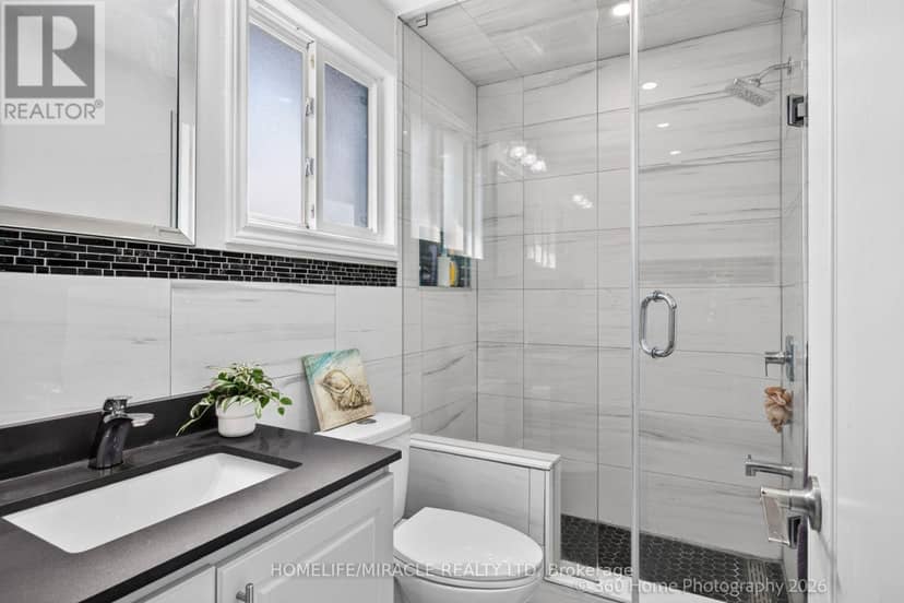 696 Sheppard Avenue — photo 13 of 31