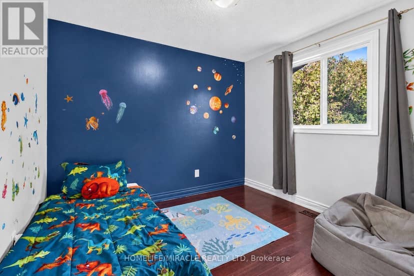 696 Sheppard Avenue — photo 15 of 31
