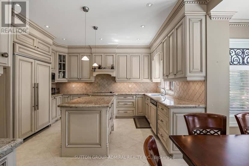 35 Strauss Road — photo 11 of 35