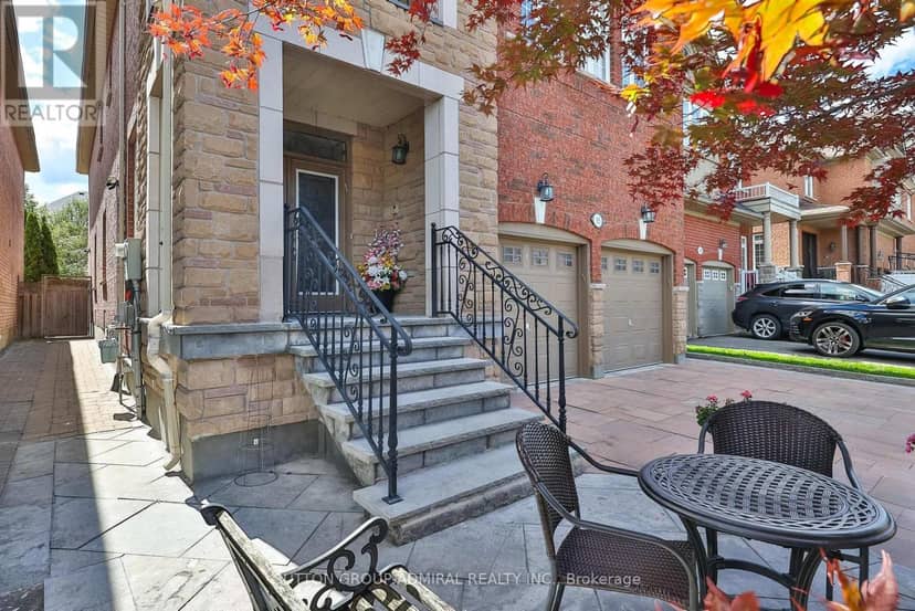 35 Strauss Road — photo 4 of 35