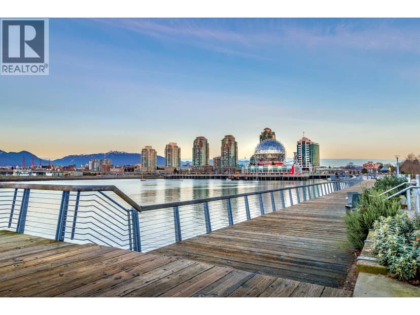 38 ATHLETES WAY, Vancouver, photo 3