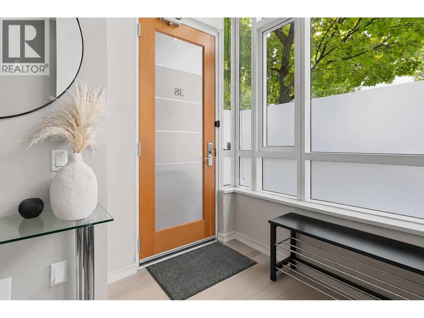 38 ATHLETES WAY, Vancouver, photo 8