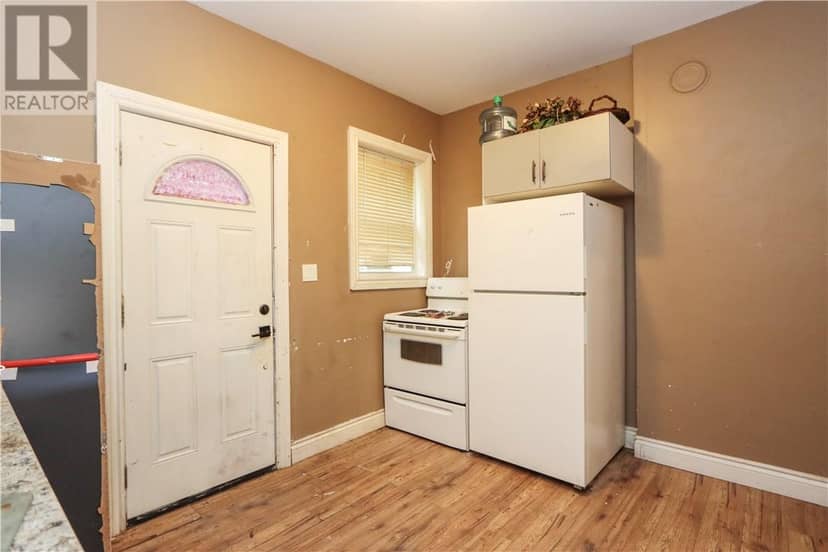 348-352 Howey Drive — photo 28 of 40