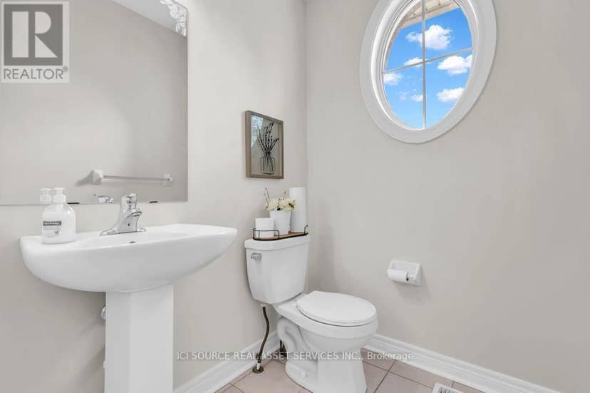 4 - 3215 Thomas Street — photo 25 of 40