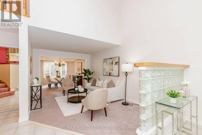 5772 Whitehorn Avenue — photo 13 of 40