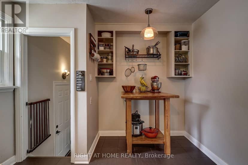 42 Graham Crescent — photo 13 of 35