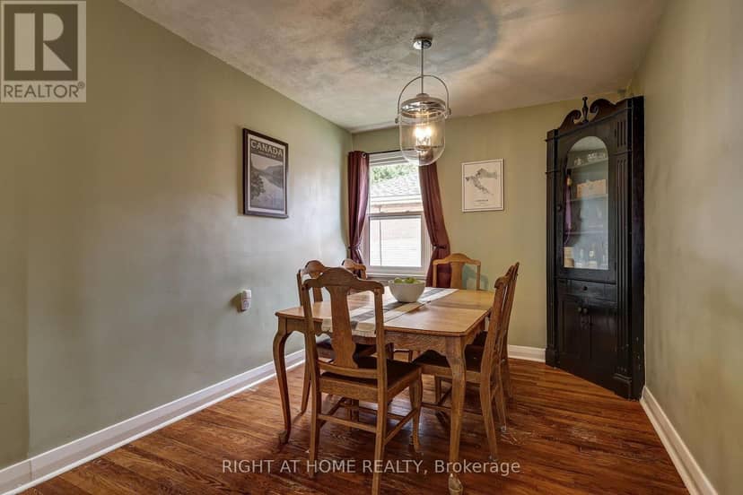 42 Graham Crescent — photo 14 of 35
