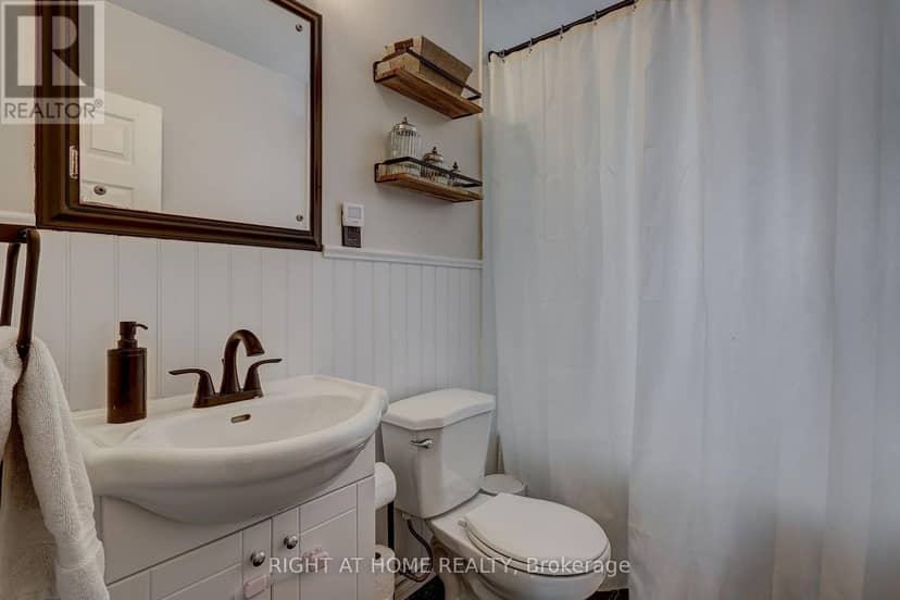42 Graham Crescent — photo 15 of 35