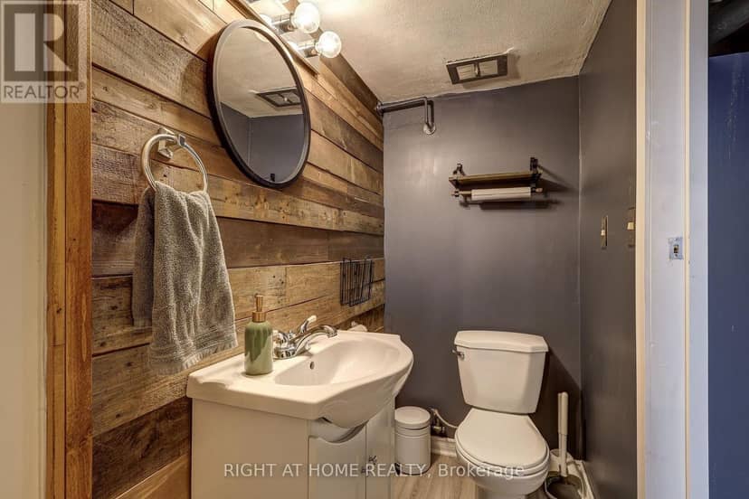 42 Graham Crescent — photo 24 of 35
